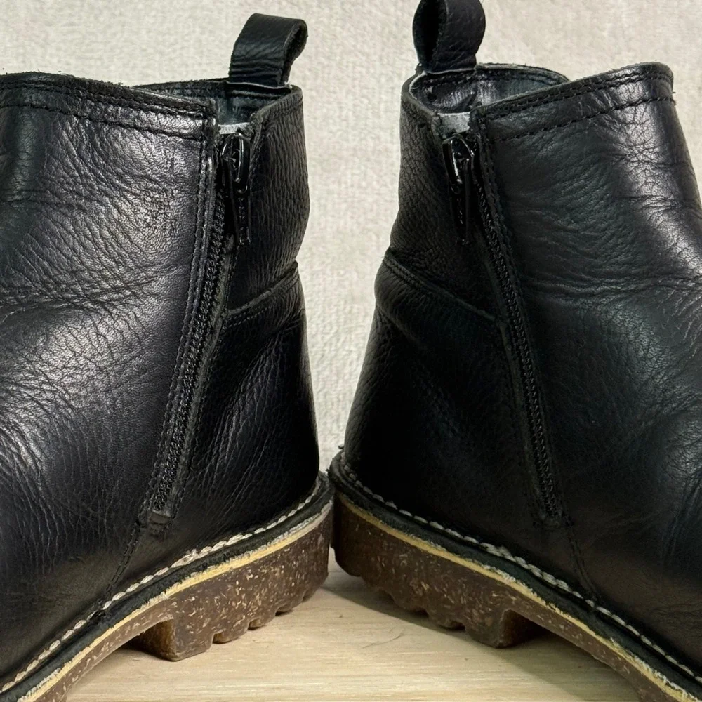 Steve Madden B Clay Black Leather Chelsea Boots Womens Size 5 Zip Lug Sole Ankle